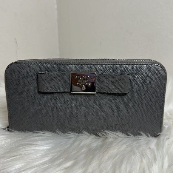 💯Authentic Prada Safiano Zipped Around Long Wallet 🍀 - Picture 14 of 17